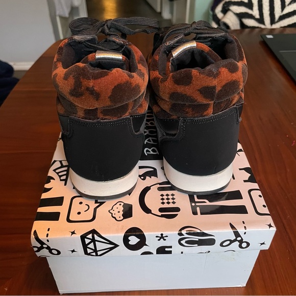 NIB Bamboo Leopard print high tops - Picture 3 of 5